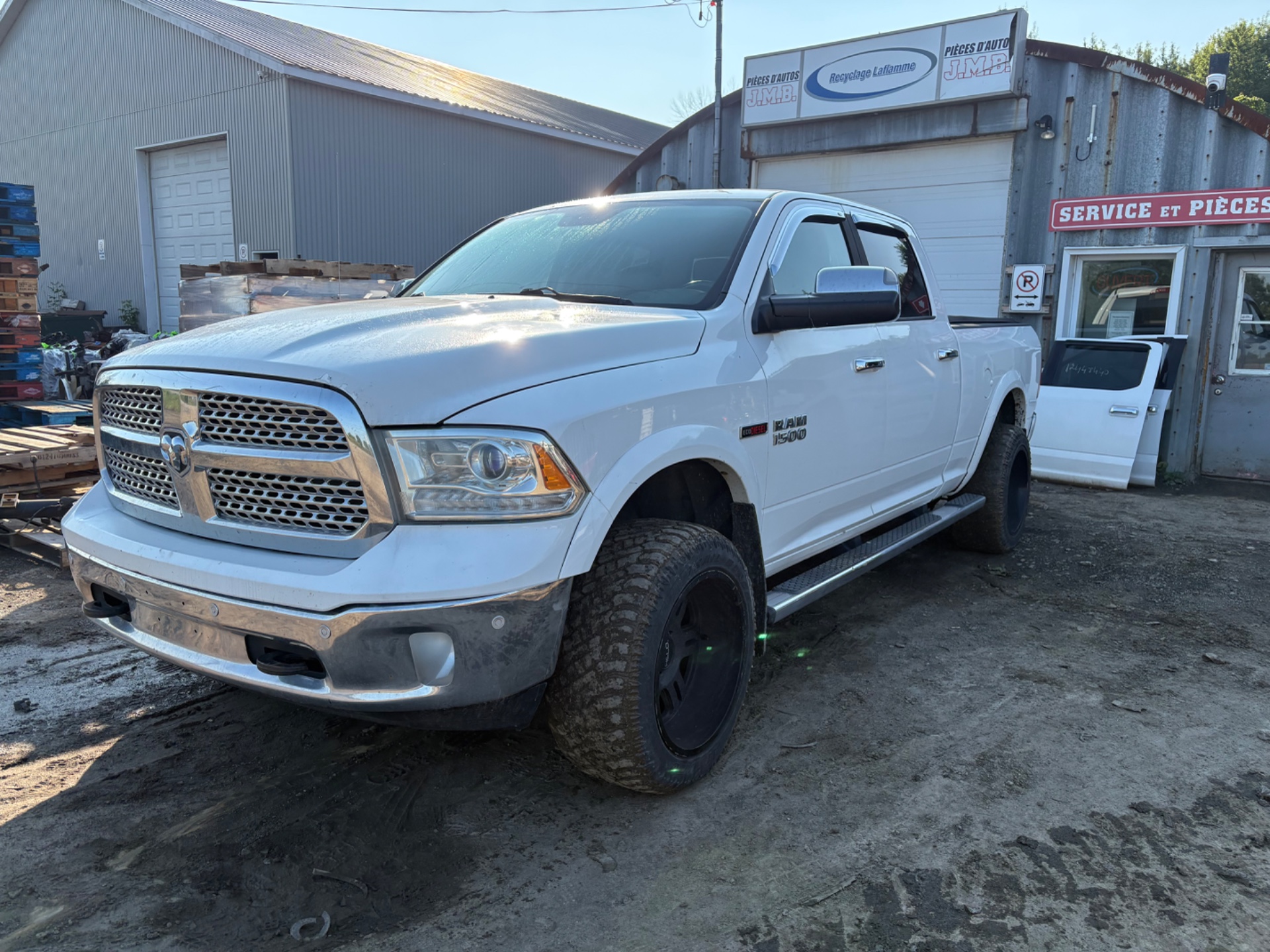 2014 Chrysler Pickup (Dodge)