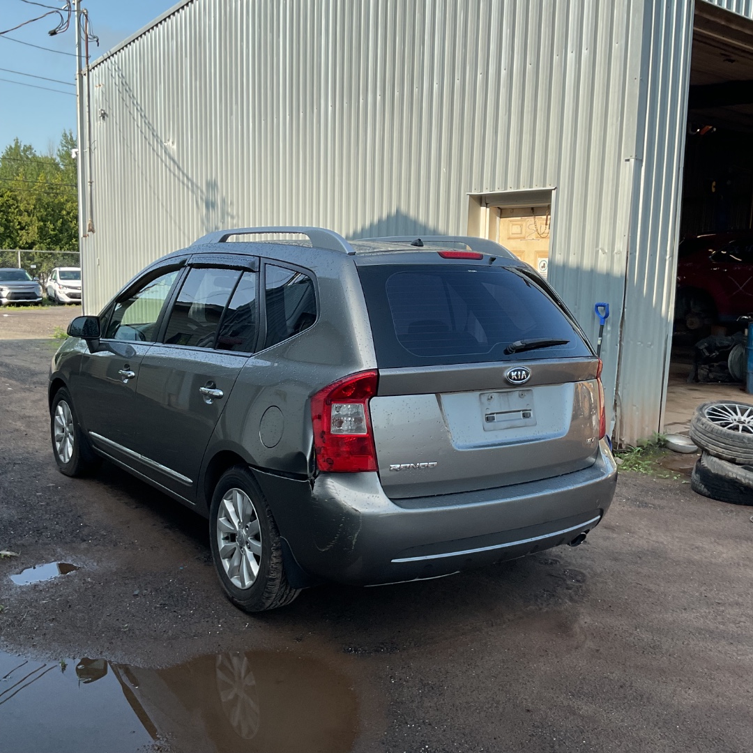 2012 Kia Rondo