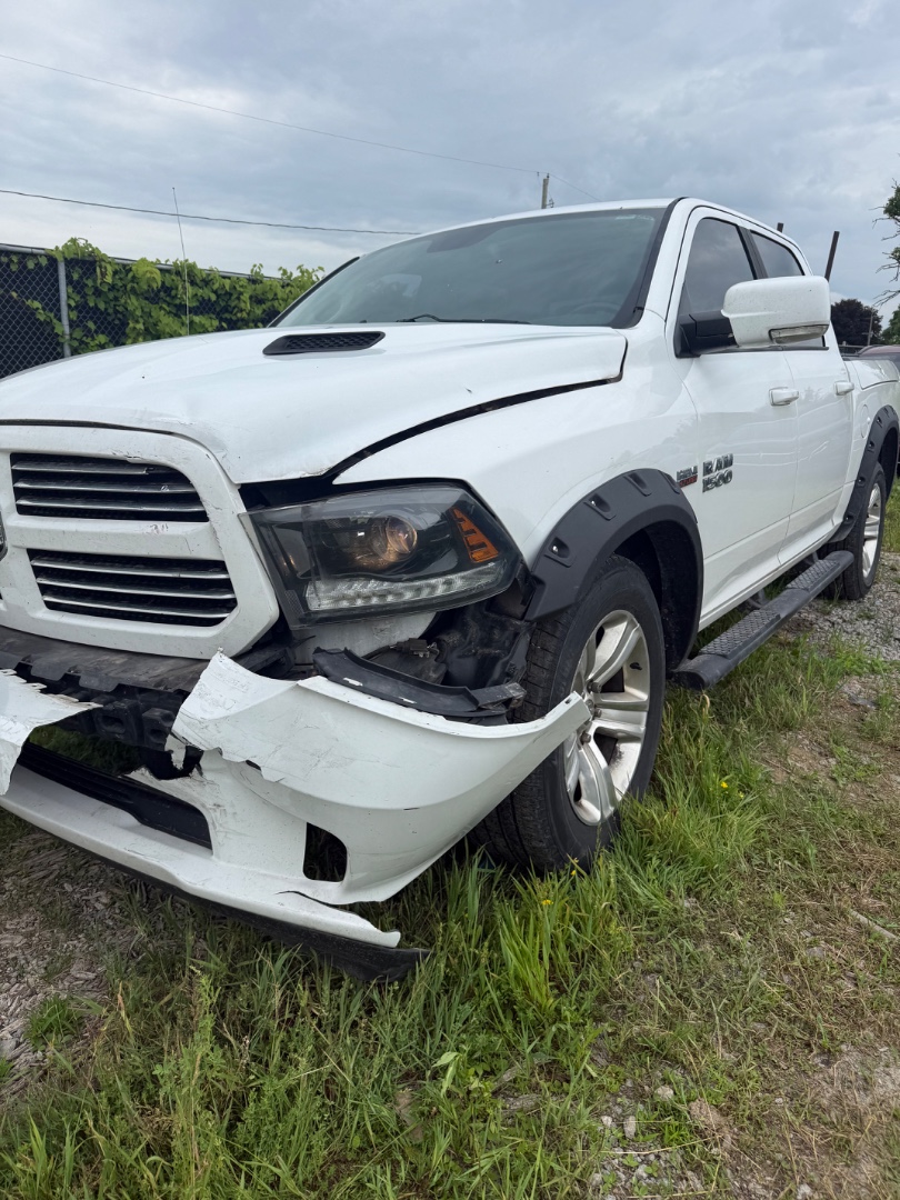2015 Chrysler Pickup (Dodge)