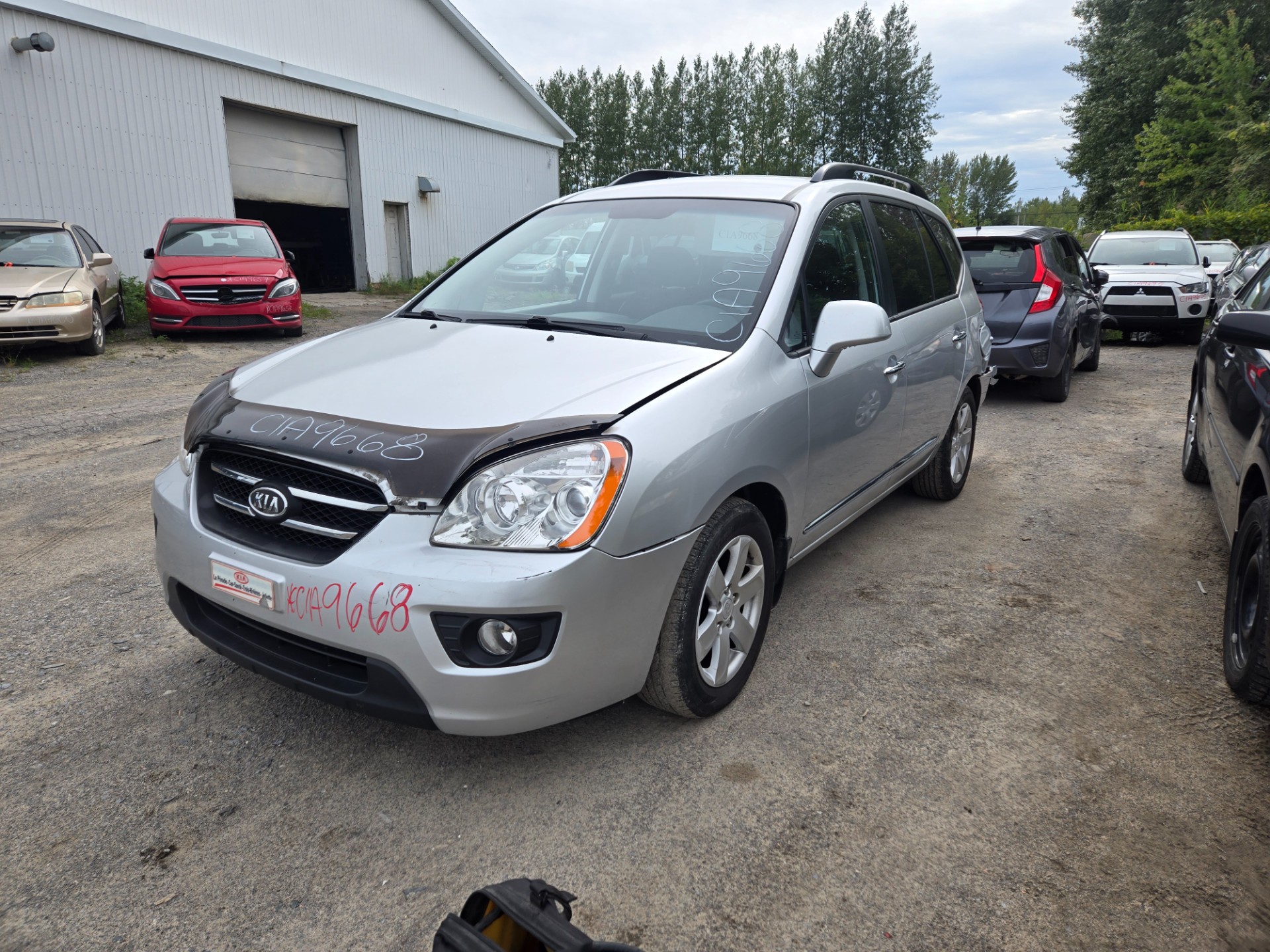 2009 Kia Rondo