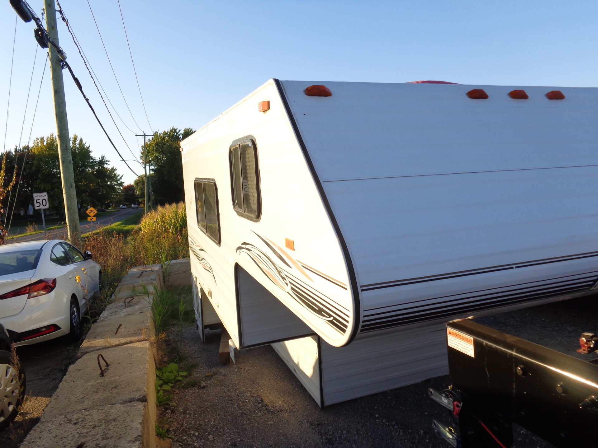 1998 Caravan/Mt.Home Camper Body