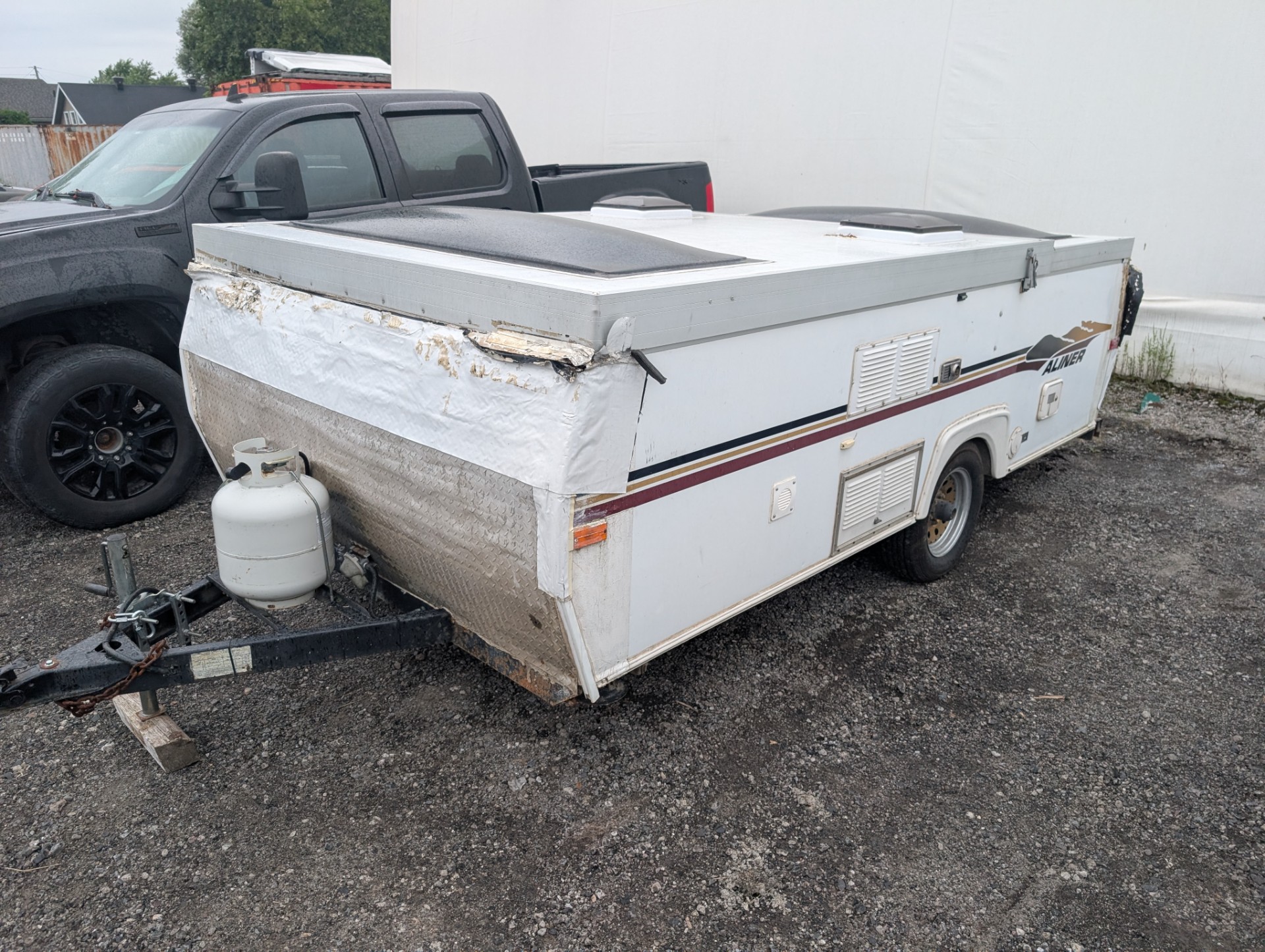 2000 Caravan/Mt.Home Travel Trailer